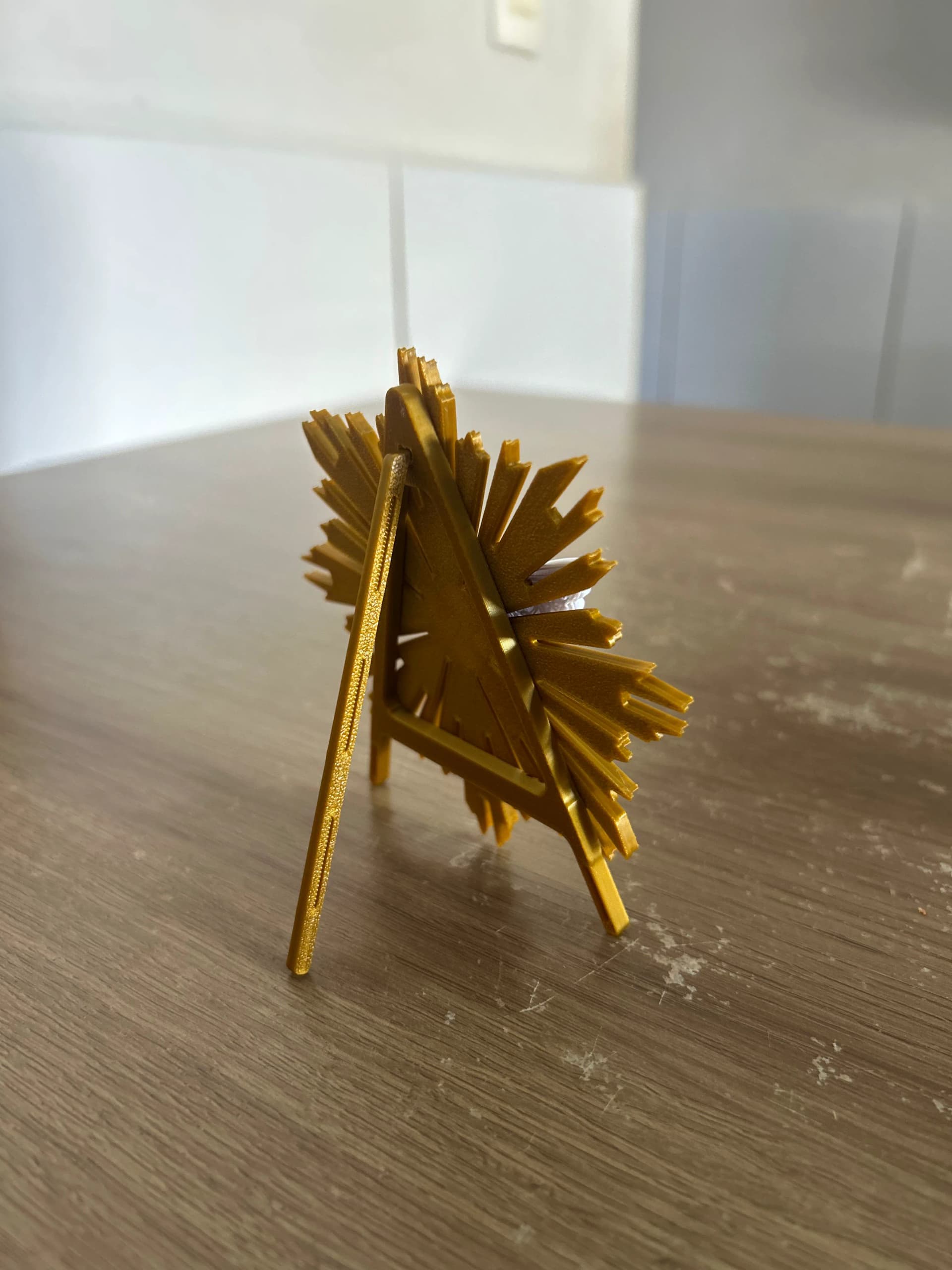 Quadro Divino Espírito Santo em ambiente decorado
